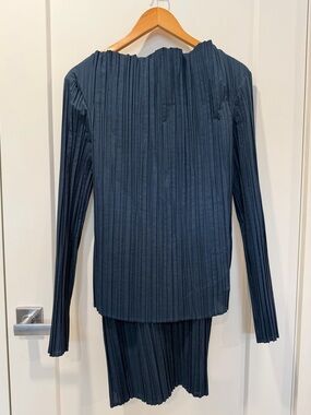 Kedziorek | 2-Piece Pleated Sculptural Top & Underlay